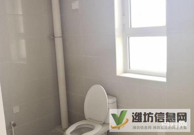 濰縣中路榮府小區 143平 客廳朝陽三室朝陽 毛坯