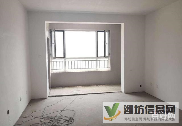 濰縣中路榮府小區 143平 客廳朝陽三室朝陽 毛坯