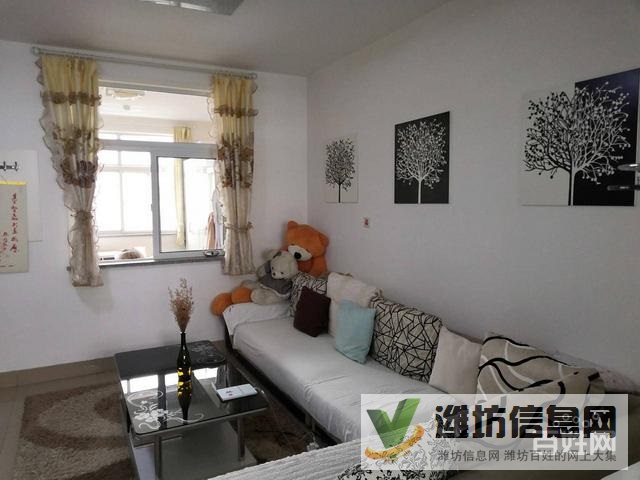 家樂(lè)花園,帶車(chē)庫(kù),多層三樓,精致裝修,三室兩廳。