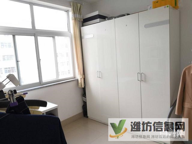 家樂(lè)花園,帶車(chē)庫(kù),多層三樓,精致裝修,三室兩廳。