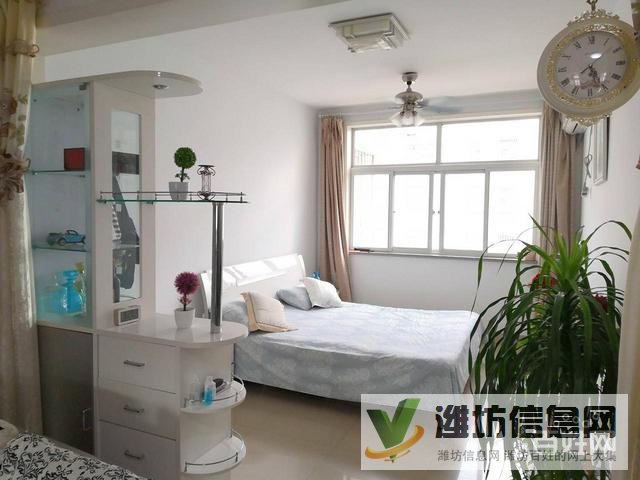 家樂(lè)花園,帶車(chē)庫(kù),多層三樓,精致裝修,三室兩廳。