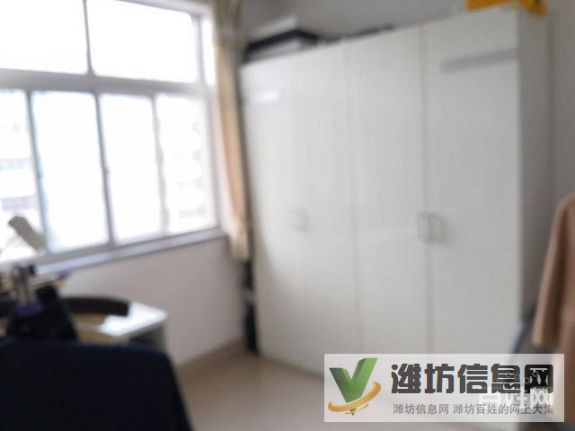 家樂(lè)花園,帶車(chē)庫(kù),多層三樓,精致裝修,三室兩廳。