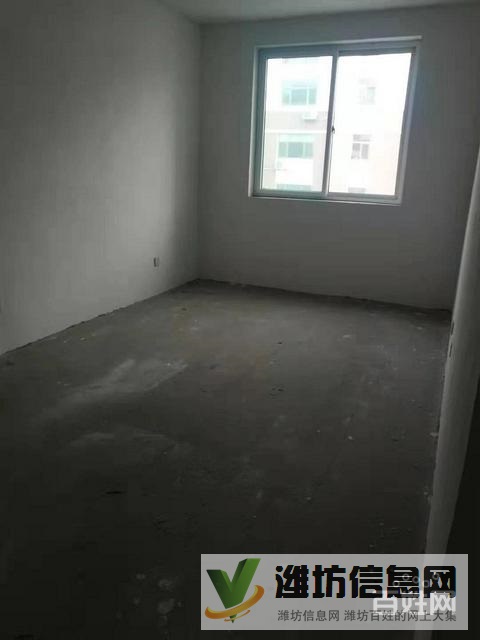 更名貸款,三室兩廳,帶閣樓。