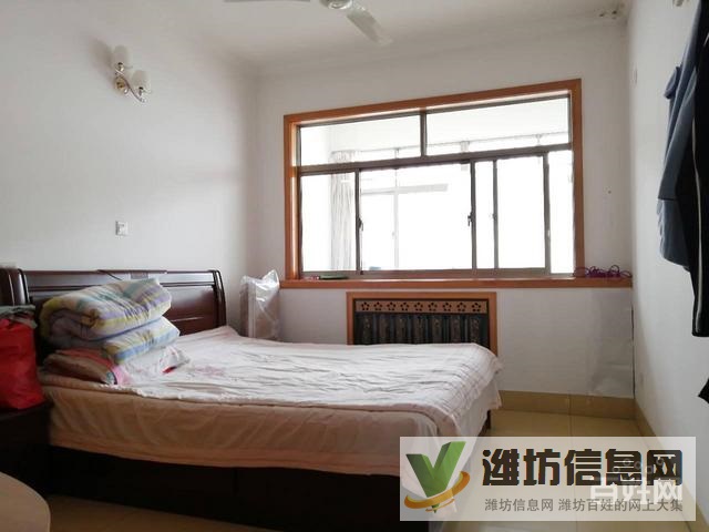 朝陽小區(qū) 單位房138平 送車庫 報價69.8萬