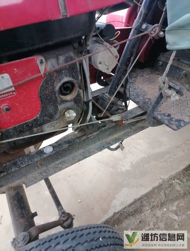 8成新的拖拉機帶水罐！