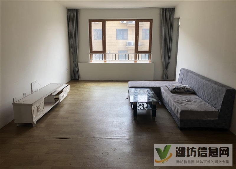 坊子新區(qū)悅龍山135平電梯洋房出租